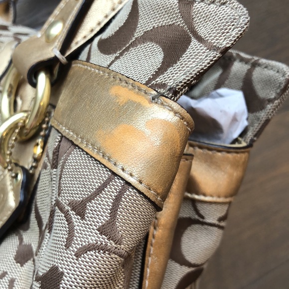 Signature COACH Satchel Bag w/Gold Trim & Hardware - Picture 3 of 8